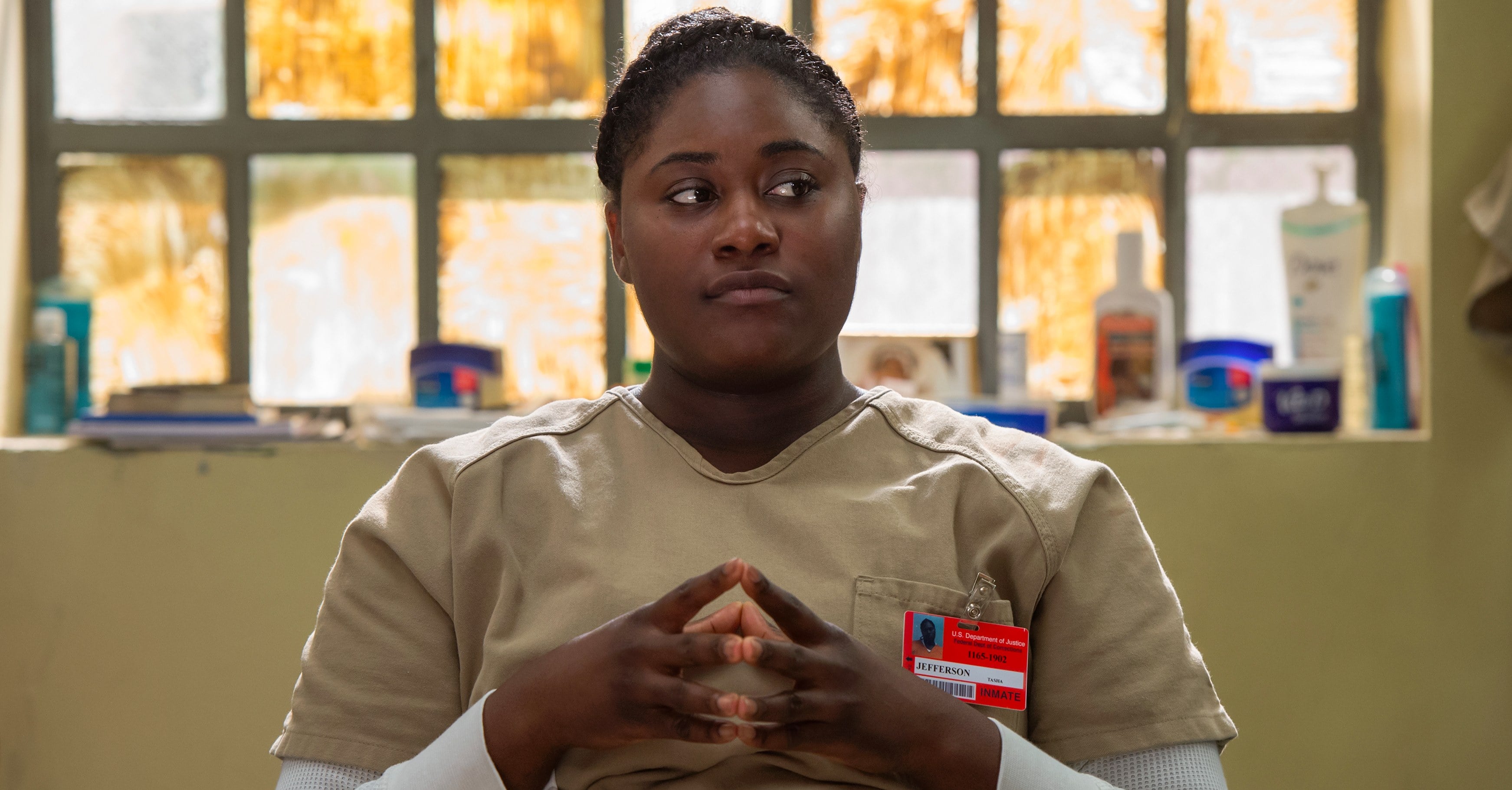 White is the new black. Orange is the new black. Сноуи уайт. Тиффани пенсатукки доггетт. White is the new black.