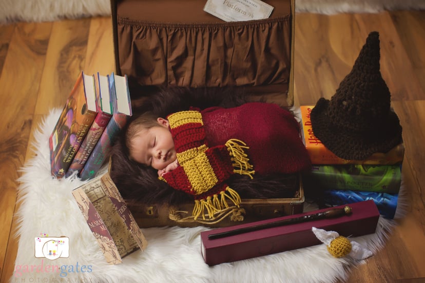 29 Adorable Harry Potter-Themed Baby Photos  Baby photos, Diy newborn  photography boy, Baby boy photography