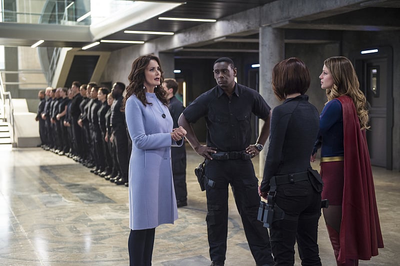 Lynda Carter on Supergirl Photos