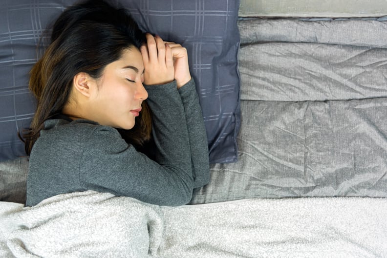 足够的睡眠。你的免疫系统可能会没有它。