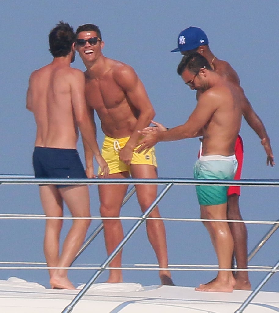 Cristiano Ronaldo Dancing on a Yacht in Saint-Tropez Photos