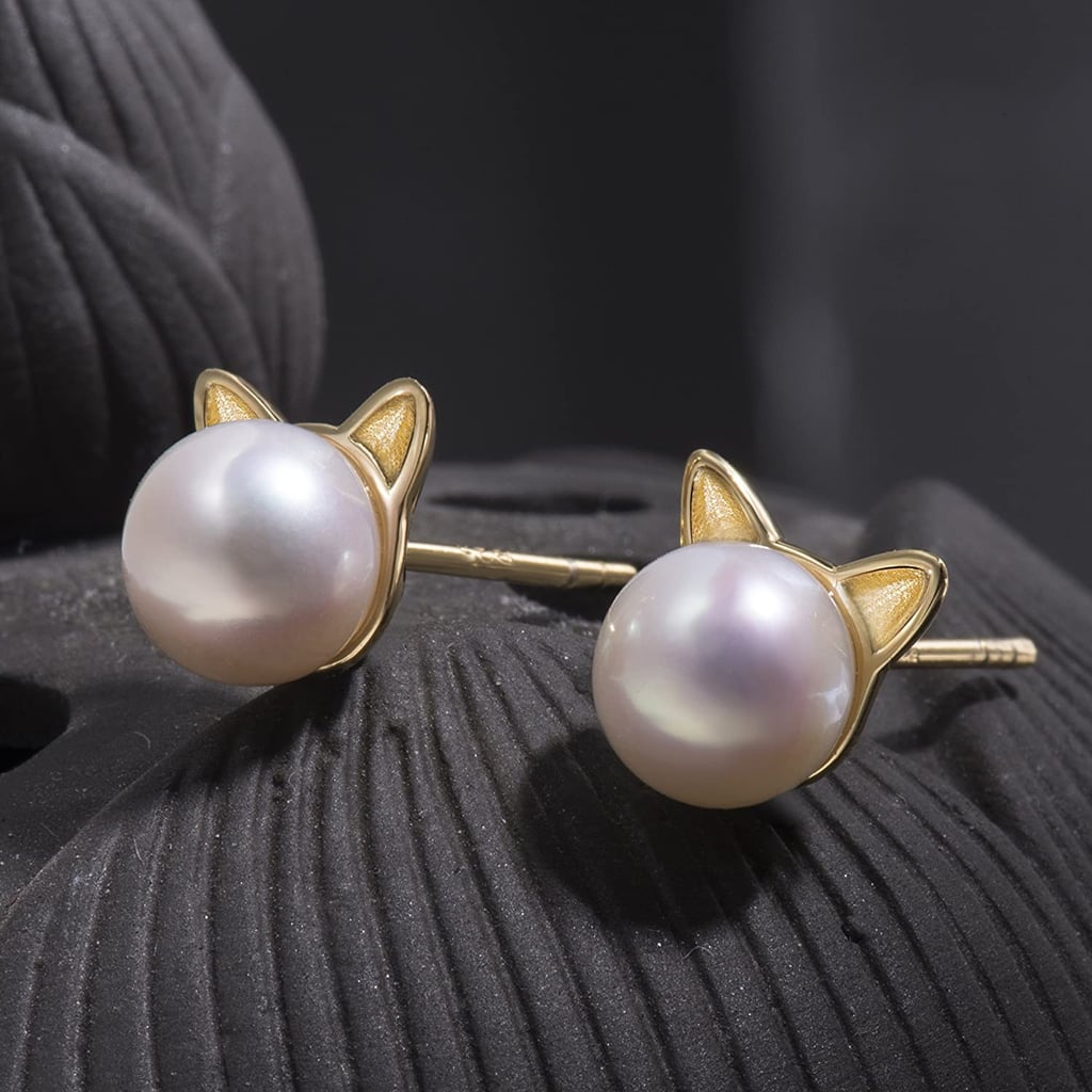 S. Leaf Cat Pearl Earrings