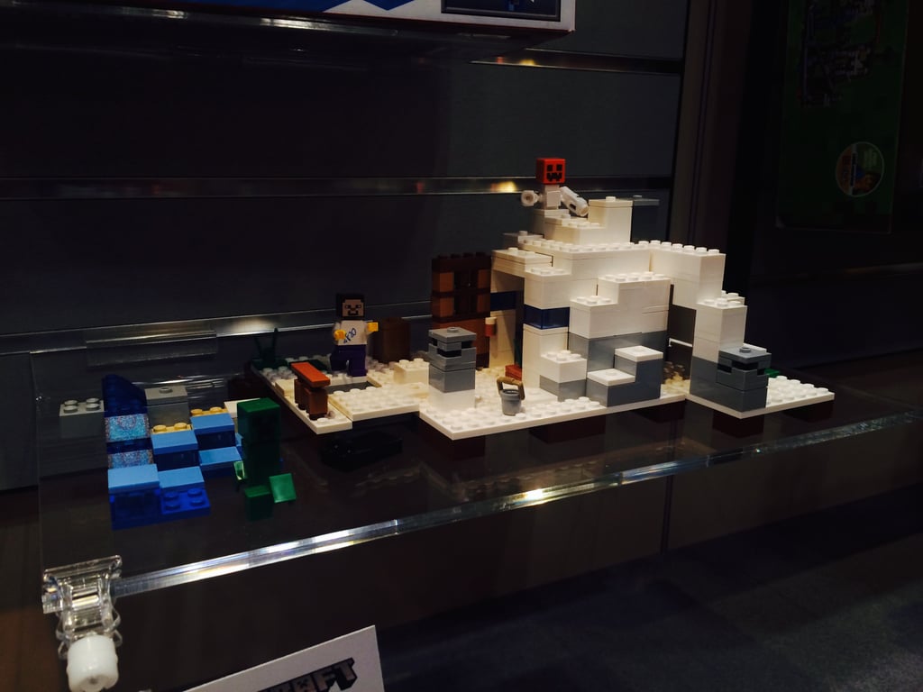 Lego Minecraft The Snow Hideout