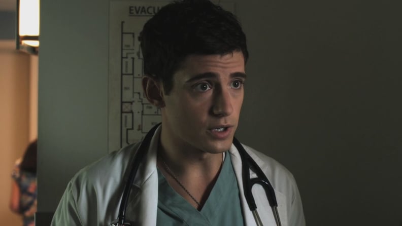 Dr. Wren Kingston (Julian Morris)