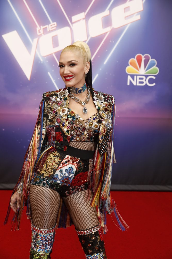 See Gwen Stefani's Rainbow Fringed Jacket on The Voice