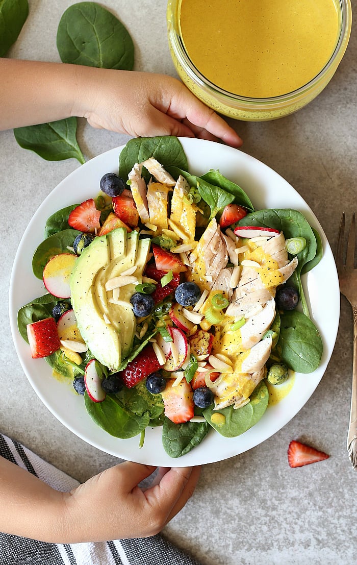 Chicken Spinach Strawberry Salad | Mediterranean Diet Recipes ...