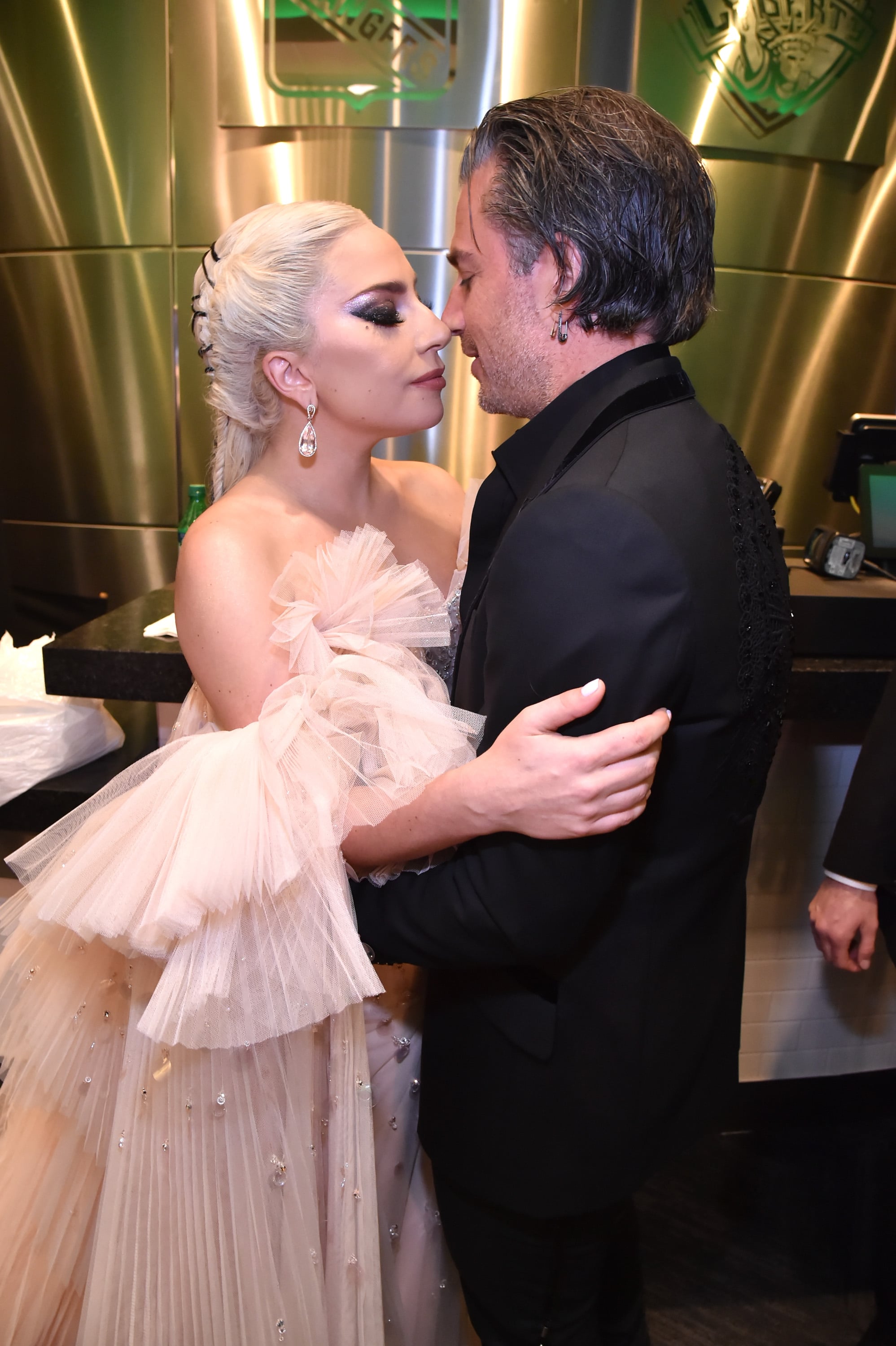 Who is lady gaga engaged to 2018