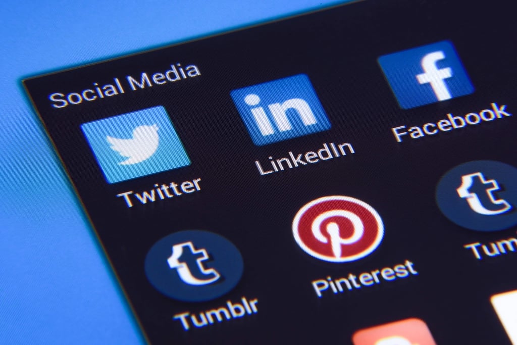 How to Use Social Media Professionally