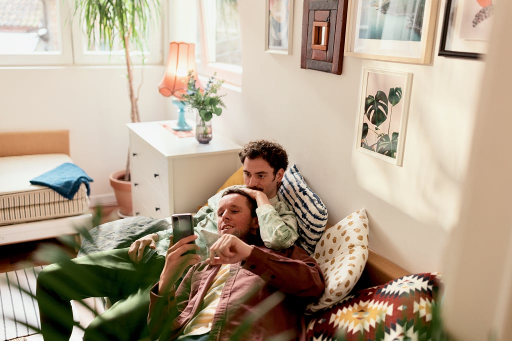 10 Polyamorous Dating Apps