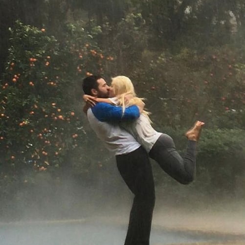 Christina Aguilera Kisses Fiance in the Rain Photo