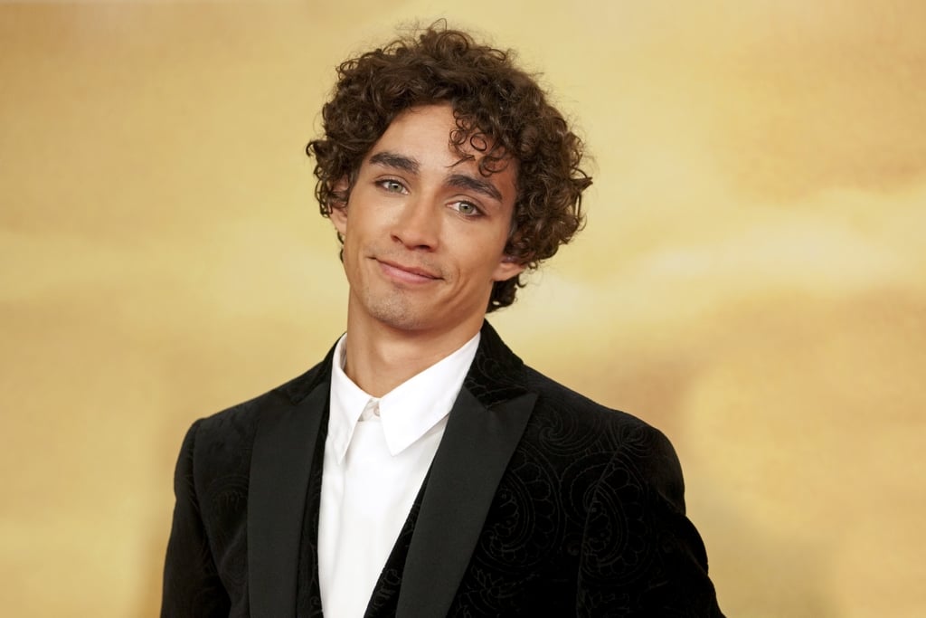 See The Umbrella Academy's Robert Sheehan's Hottest Photos