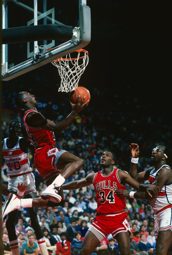 40 Stunning Photos of Michael Jordan Soaring Through the Air