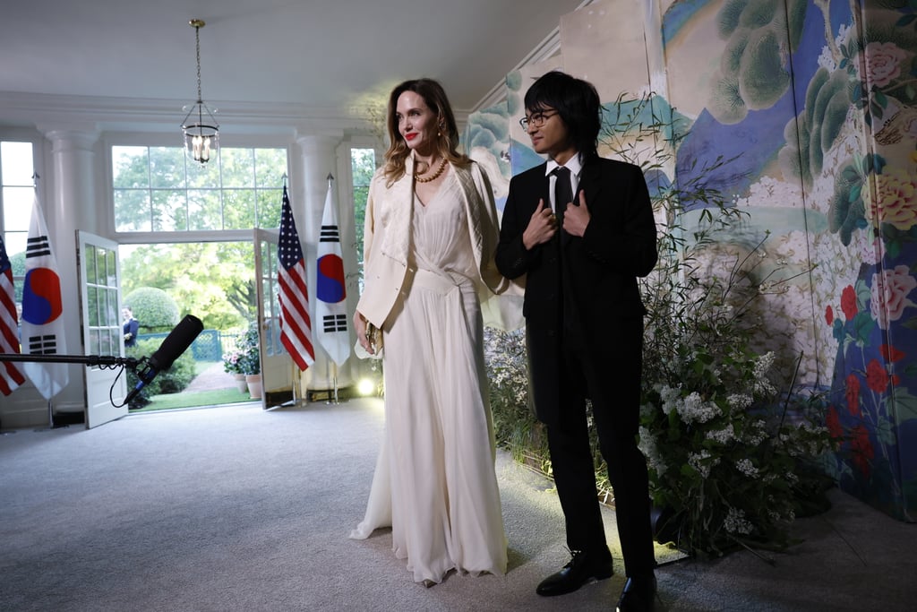 安吉丽娜·朱莉和儿子马多克斯在白宫国宴