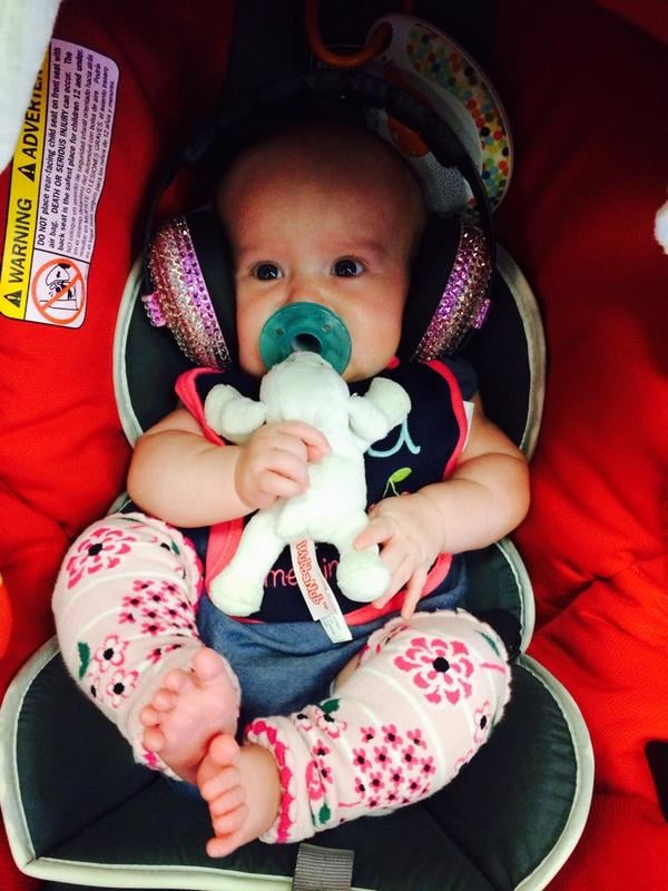 Kelly Clarkson Tweets Picture of Baby Daughter River Rose 