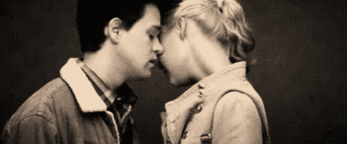 This Illicit Kiss Between Izzie and George