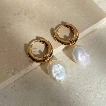 Astrid & Miyu Illume Pearl Hoops in Gold