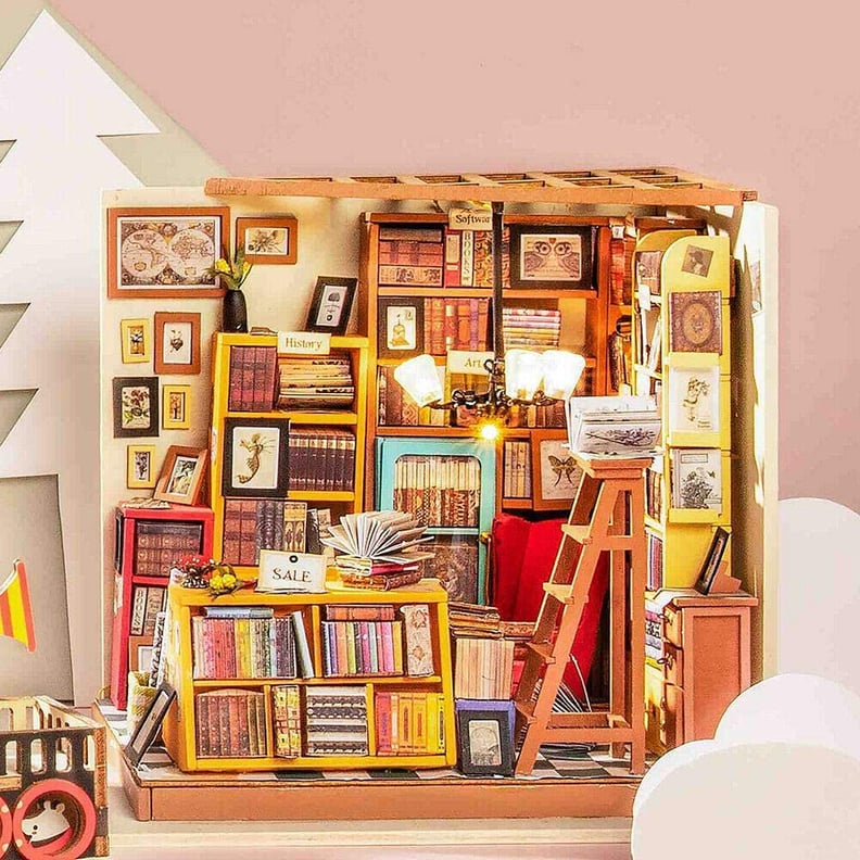 Rolife Sam's Study DIY Miniature Dollhouse