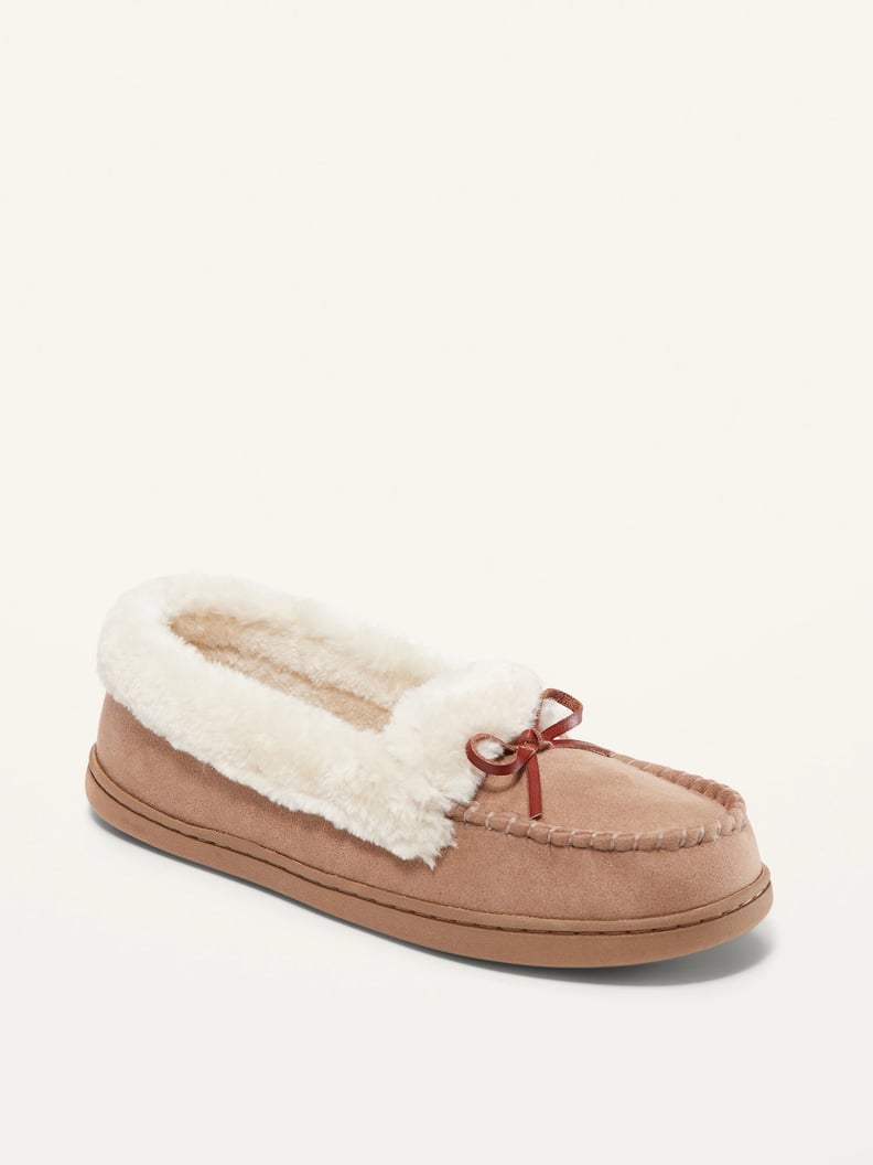 Old Navy Faux-Suede Sherpa-Lined Moccasin Slippers in Light Taupe Brown