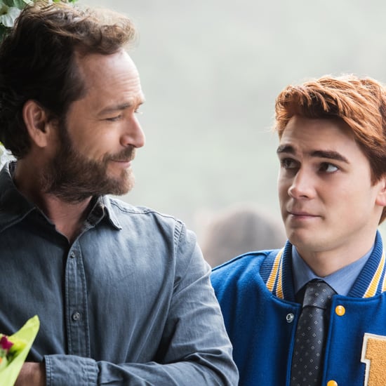 Riverdale在海德薇音乐剧集中表彰Luke Perry