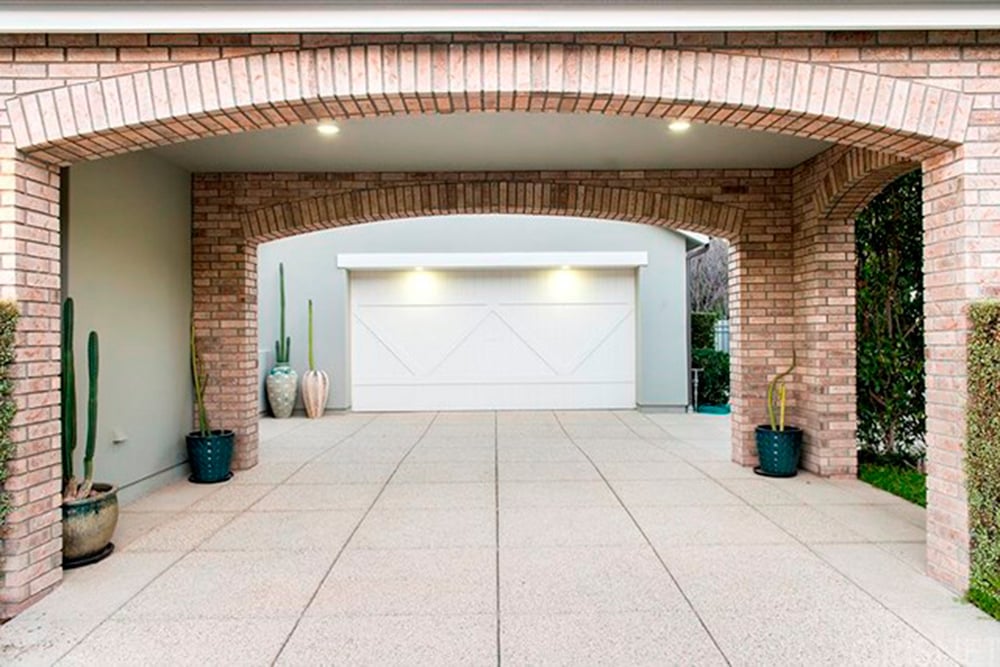 Kris Jenner Buys House Rumored For Rob Kardashian
