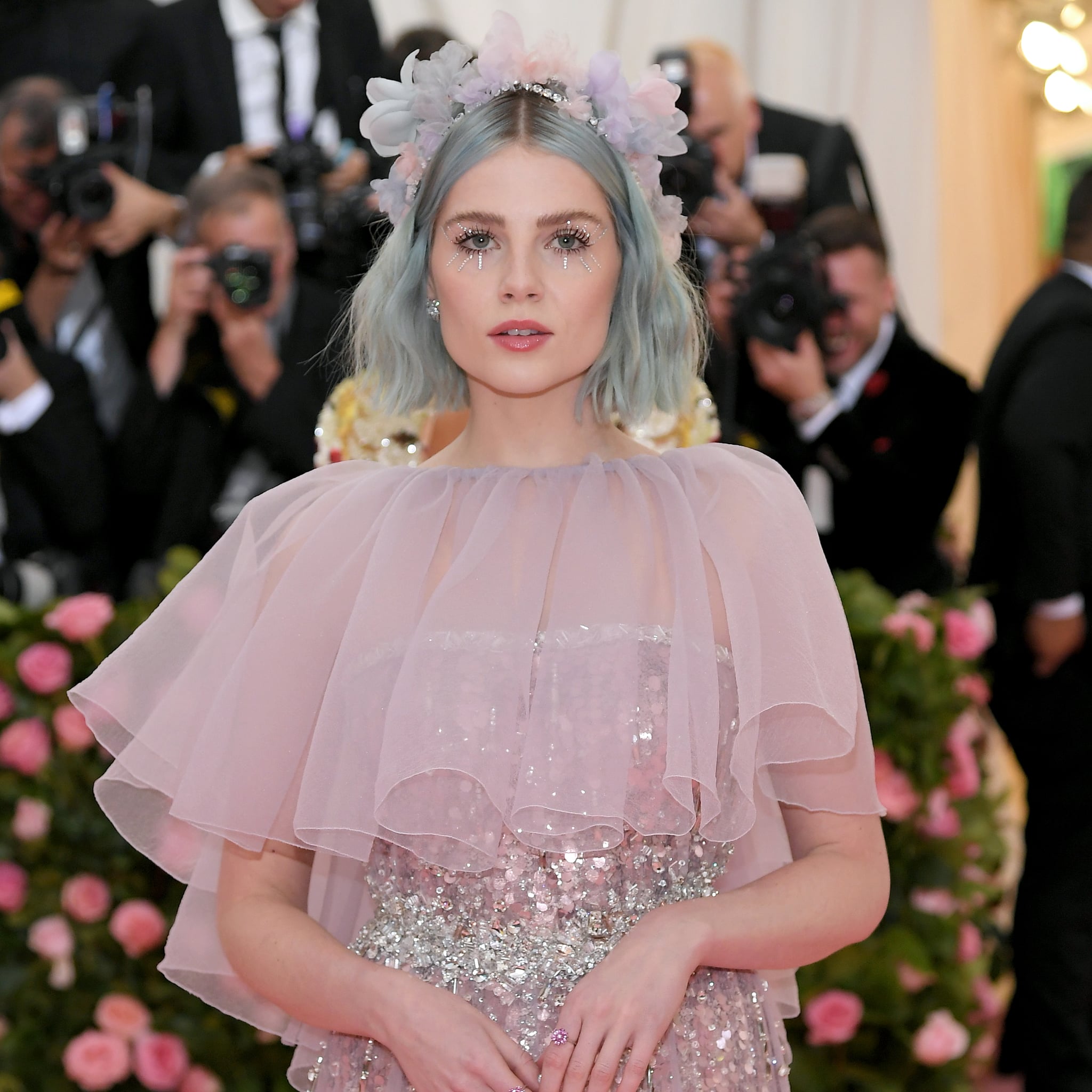 Lucy Boynton S Blue Hair At The 2019 Met Gala Popsugar Beauty