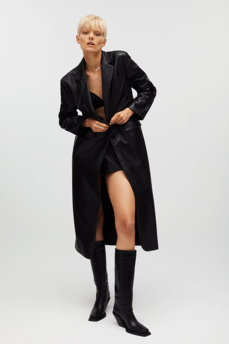 一个光滑的外套:Kaia x Zara皮衣