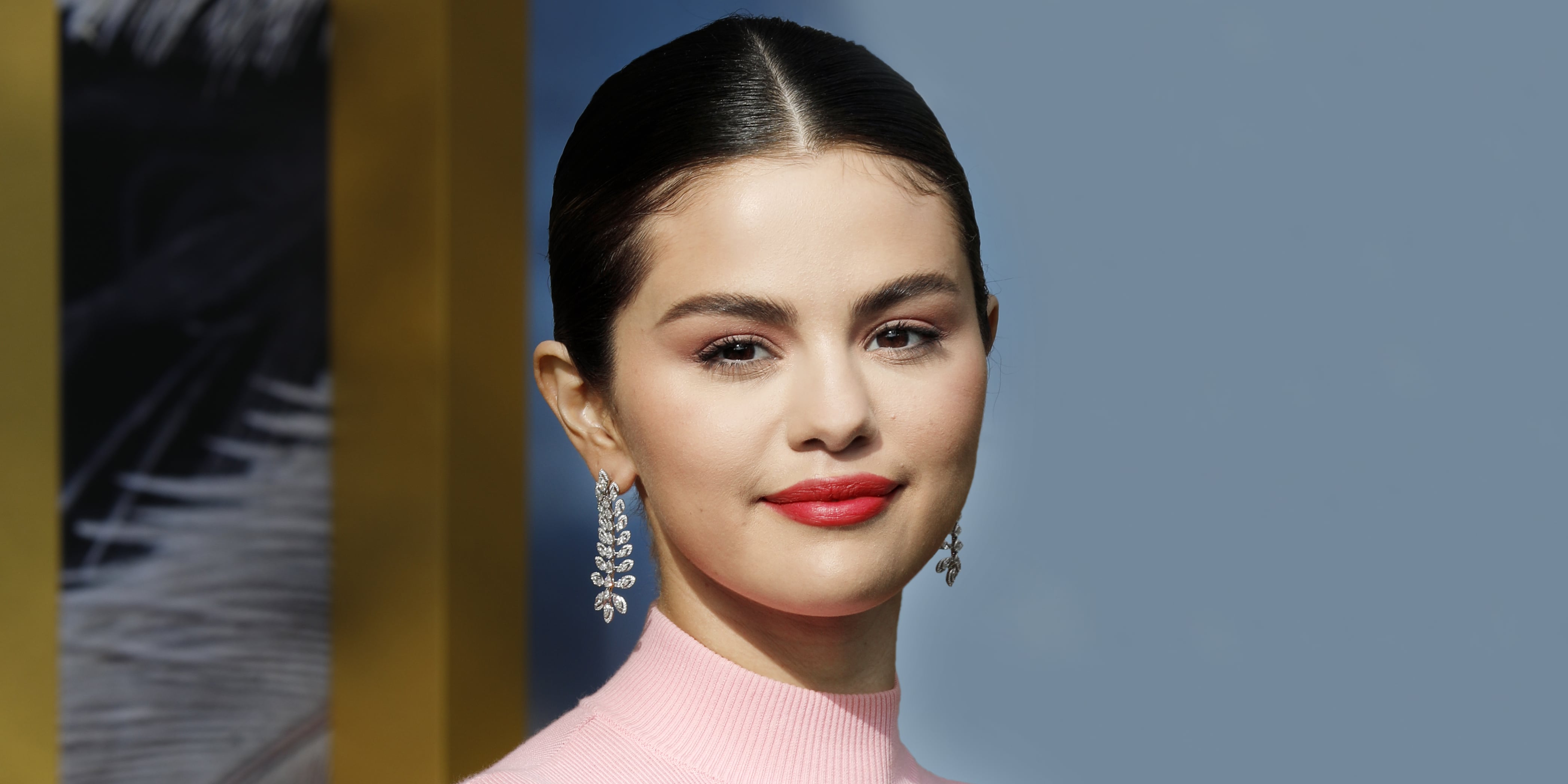 Selena Gomez's Glazed-Doughnut Nails Are Trending - Vimarsana News