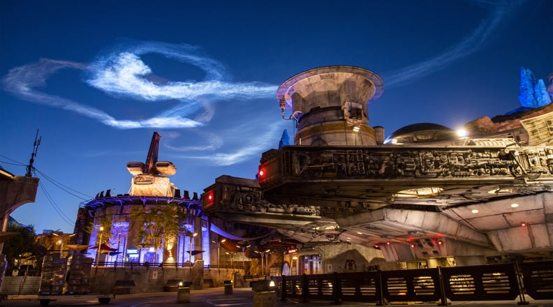 SpaceX Falcon 9 Rocket's Vapor Trail Above Star Wars: Galaxy's Edge in Disney's Hollywood Studios