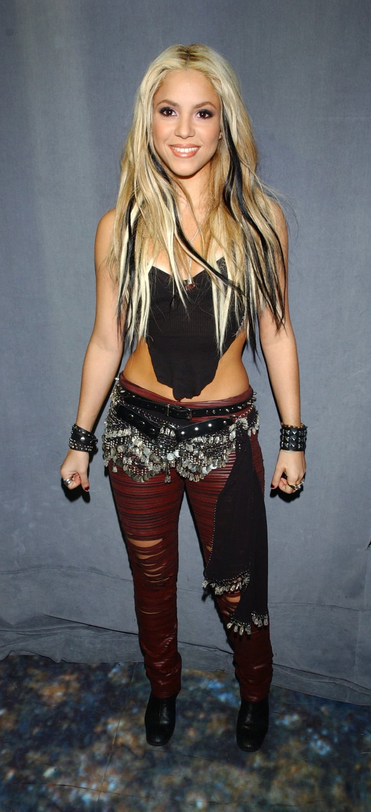 2001 | Shakira's Sexiest Outfits | POPSUGAR Latina Photo 6