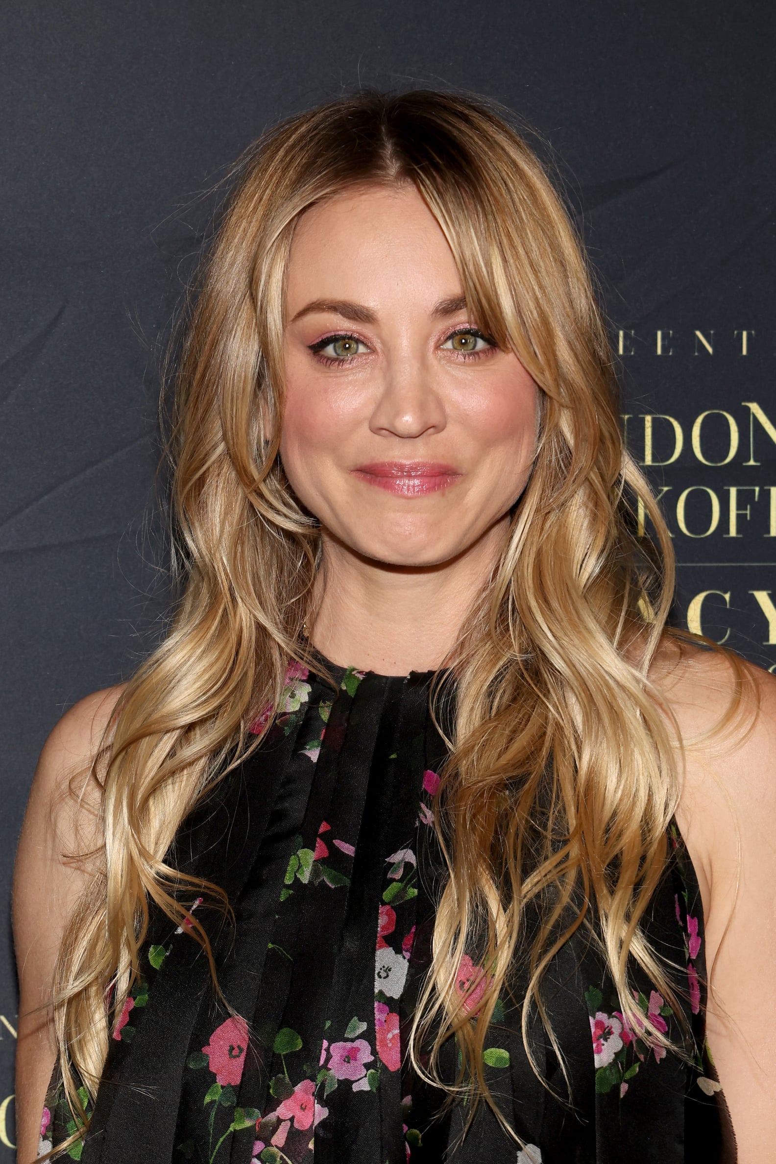 Kaley Cuoco's Bangs Haircut and Bronde Hair Color | PS Beauty
