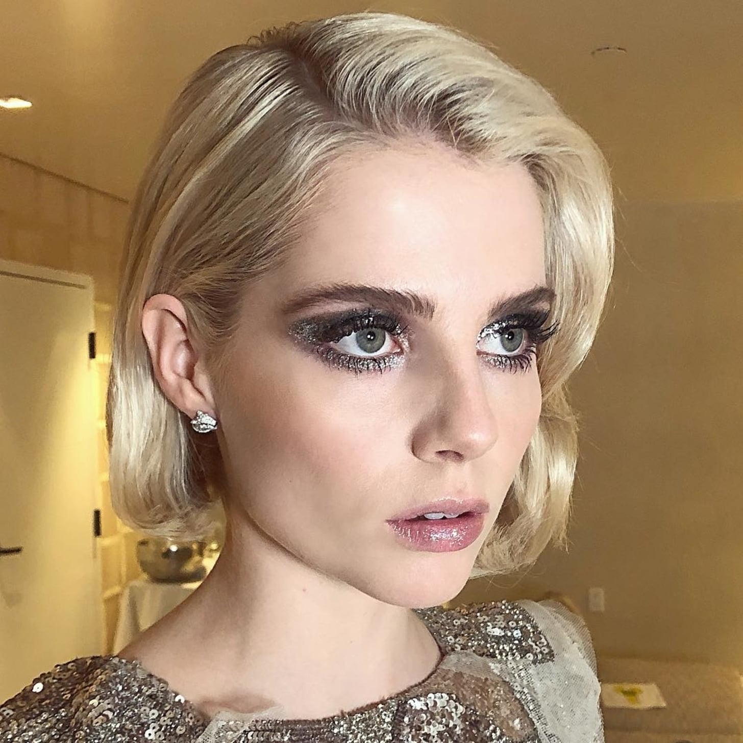 Lucy Boynton S Crystal Embellished Winged Makeup 2020 Lucy Boynton S Best Beauty Looks Popsugar Beauty Uk Photo 2 Lucy boynton, you are the heart of this film, you are beyond immensely talented, you have captured my heart. popsugar uk