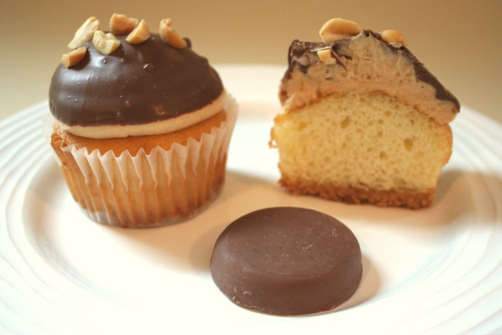 Tagalong Cupcakes: Version 1