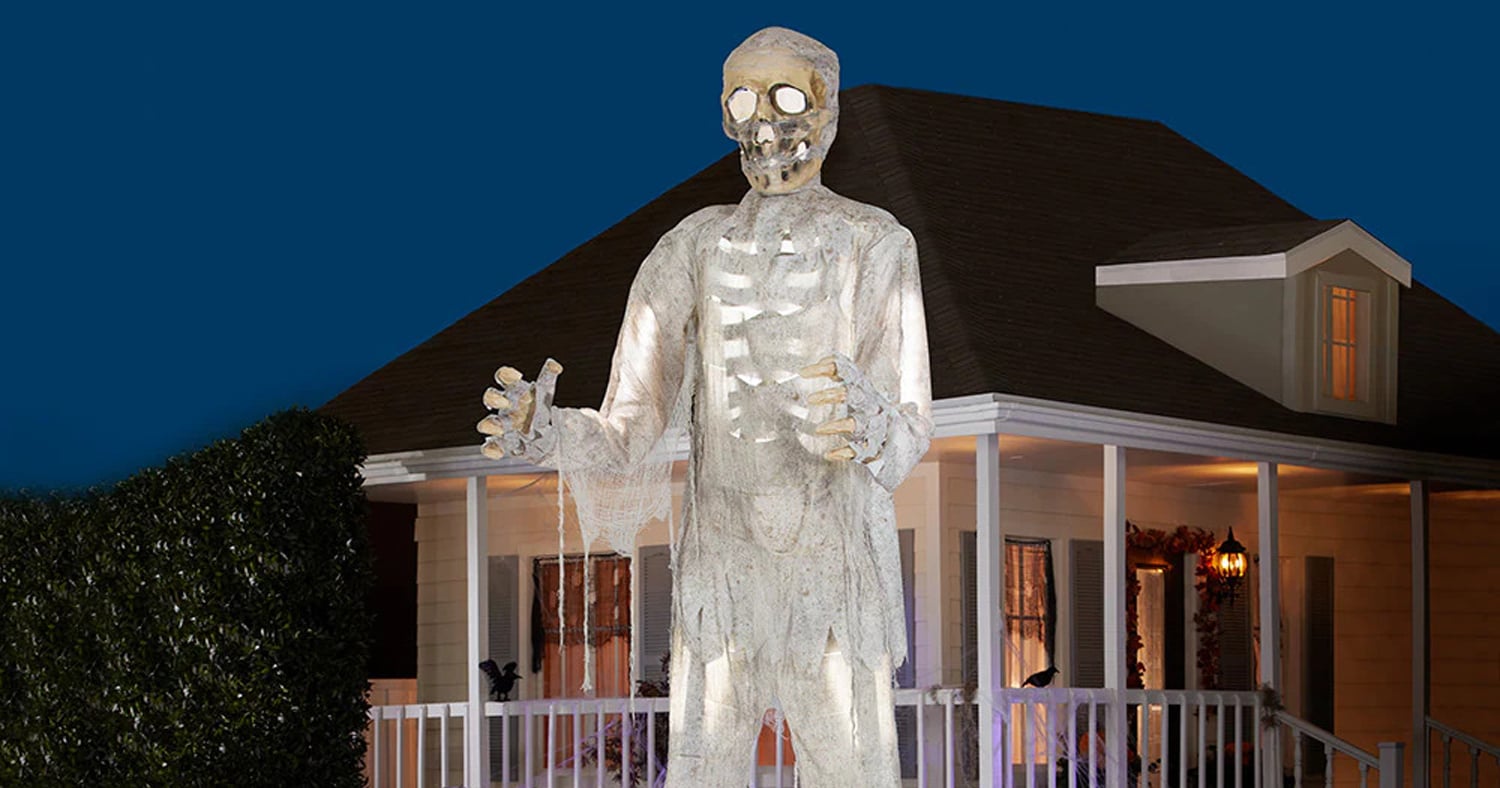 Lowe’s 12-Foot Animatronic Mummy Will Tower Over Trick-or-Treaters This Halloween