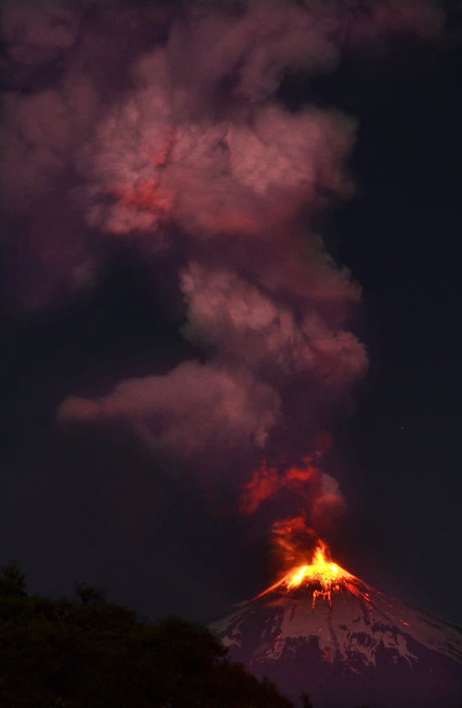 Pictures of Volcano Eruption in Villarrica, Chile