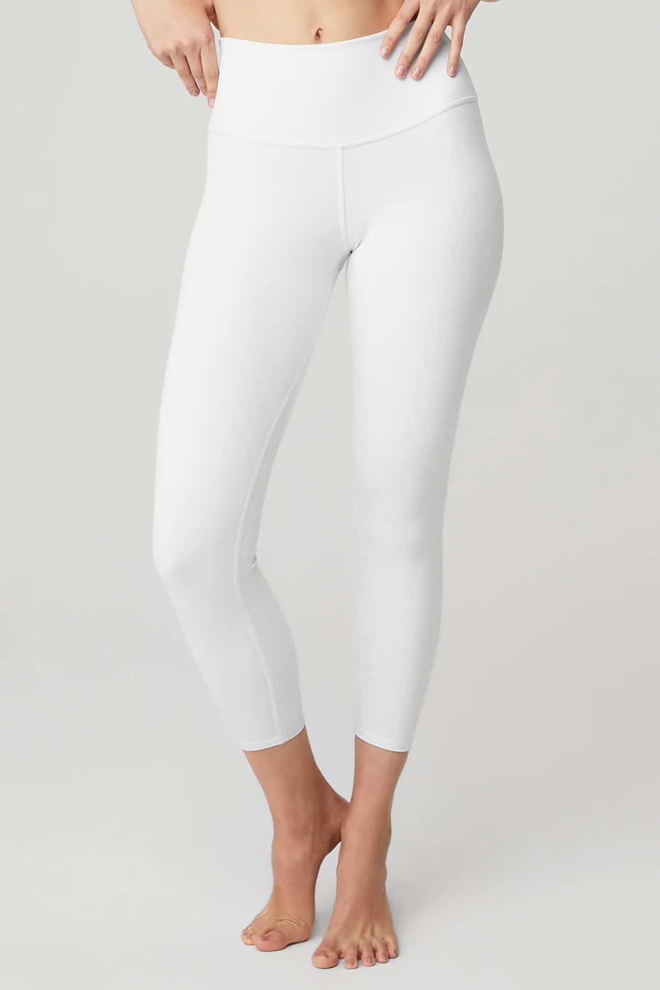 Airbrush crop leggings in white - Alo Yoga
