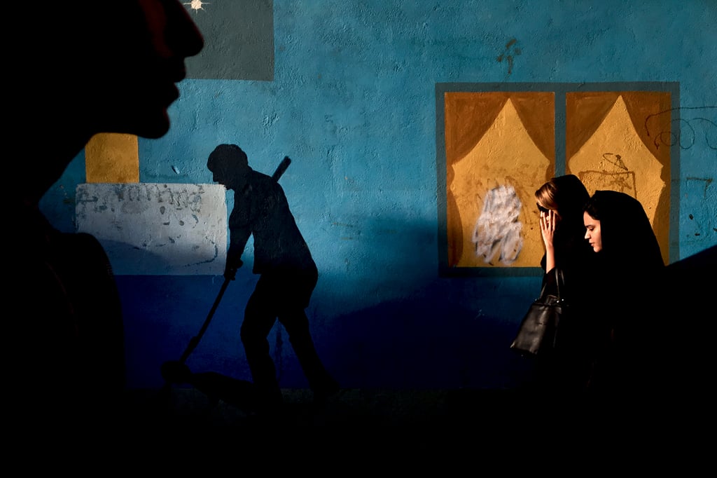 "Shadow Highlight" — Mobile Category Winner
