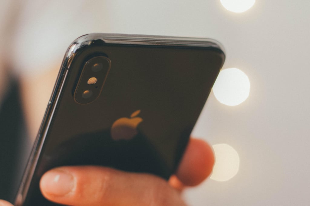 How to Take a Screenshot on iPhone XR, X, XS, and XS Max