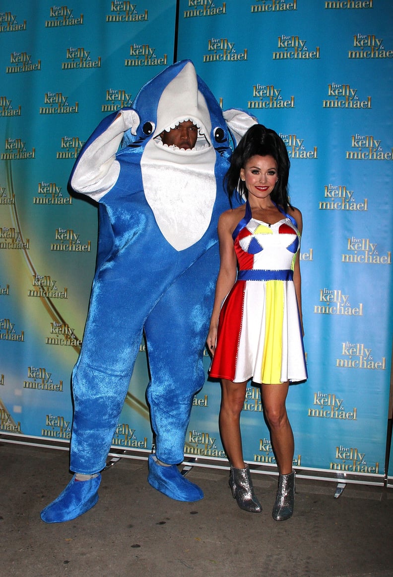 Kelly Ripa and Michael Strahan as Katy Perry and Left Shark in 2015