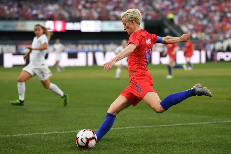 对Abs,梅根Rapinoe“爱一个好板”