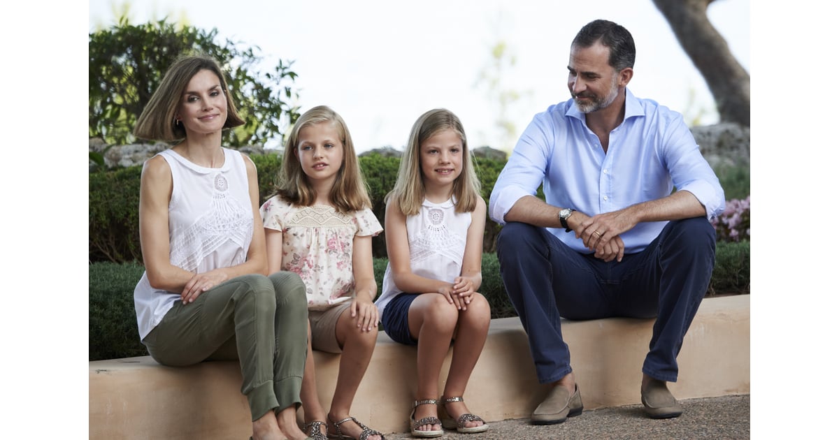 The Royals Pose For Their Summer Family Portrait The Best
