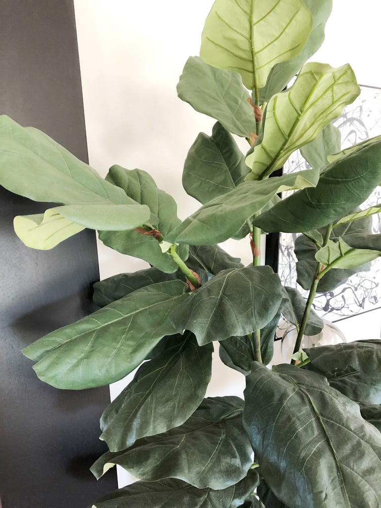 I like that you can bend the branches and leaves to achieve your The