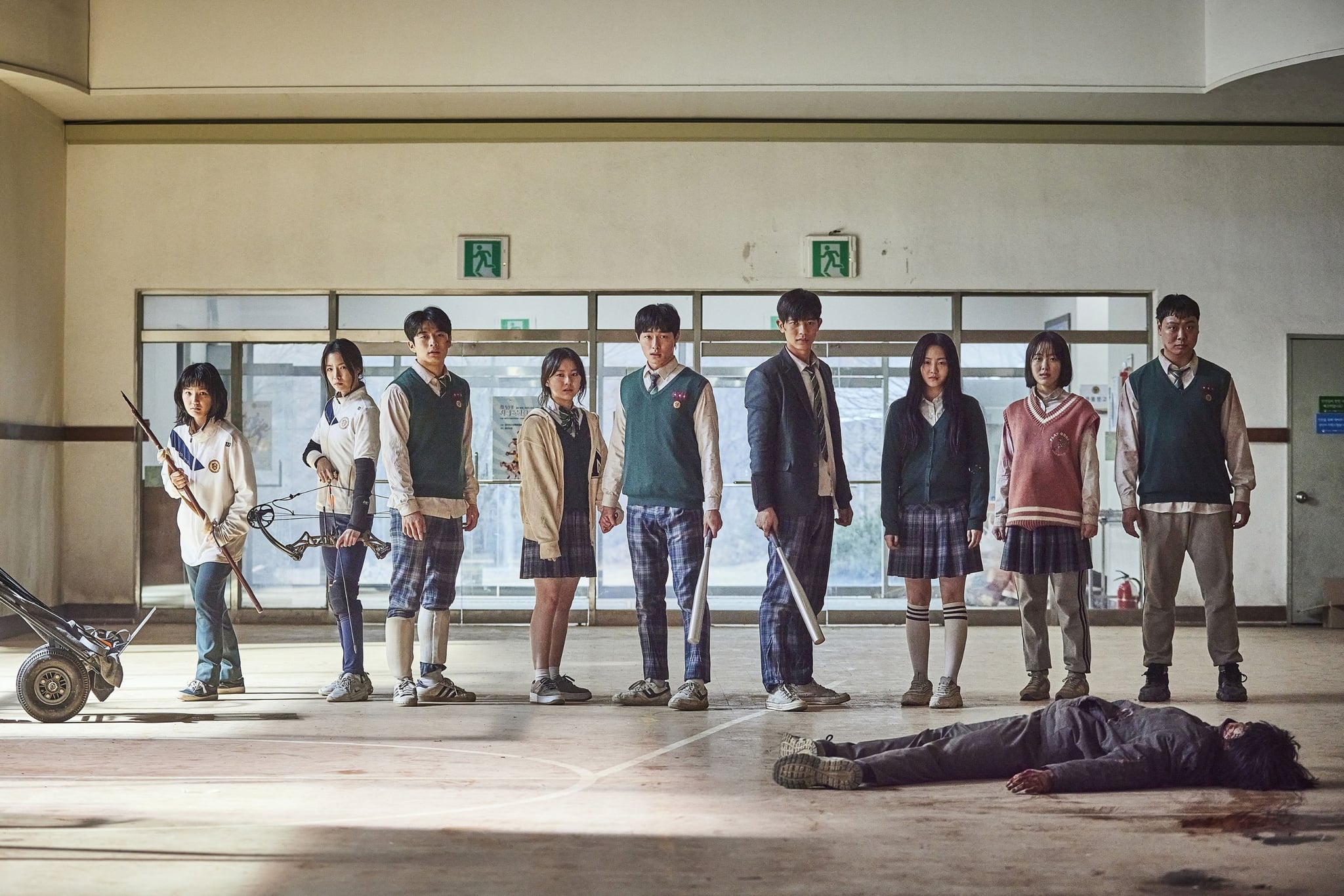 ALL OF US ARE DEAD, (aka JIGEUM URI HAKGYONEUN), PARK-Ji-hu (4th from left), YOON Chan-Young (centre), Solomon PARK (6th from left), CHO Yi-Hyun (7th from left), (Season 1, aired Jan. 28, 2022. photo: YANG Hae-sung / Netflix / Courtesy Everett Collection