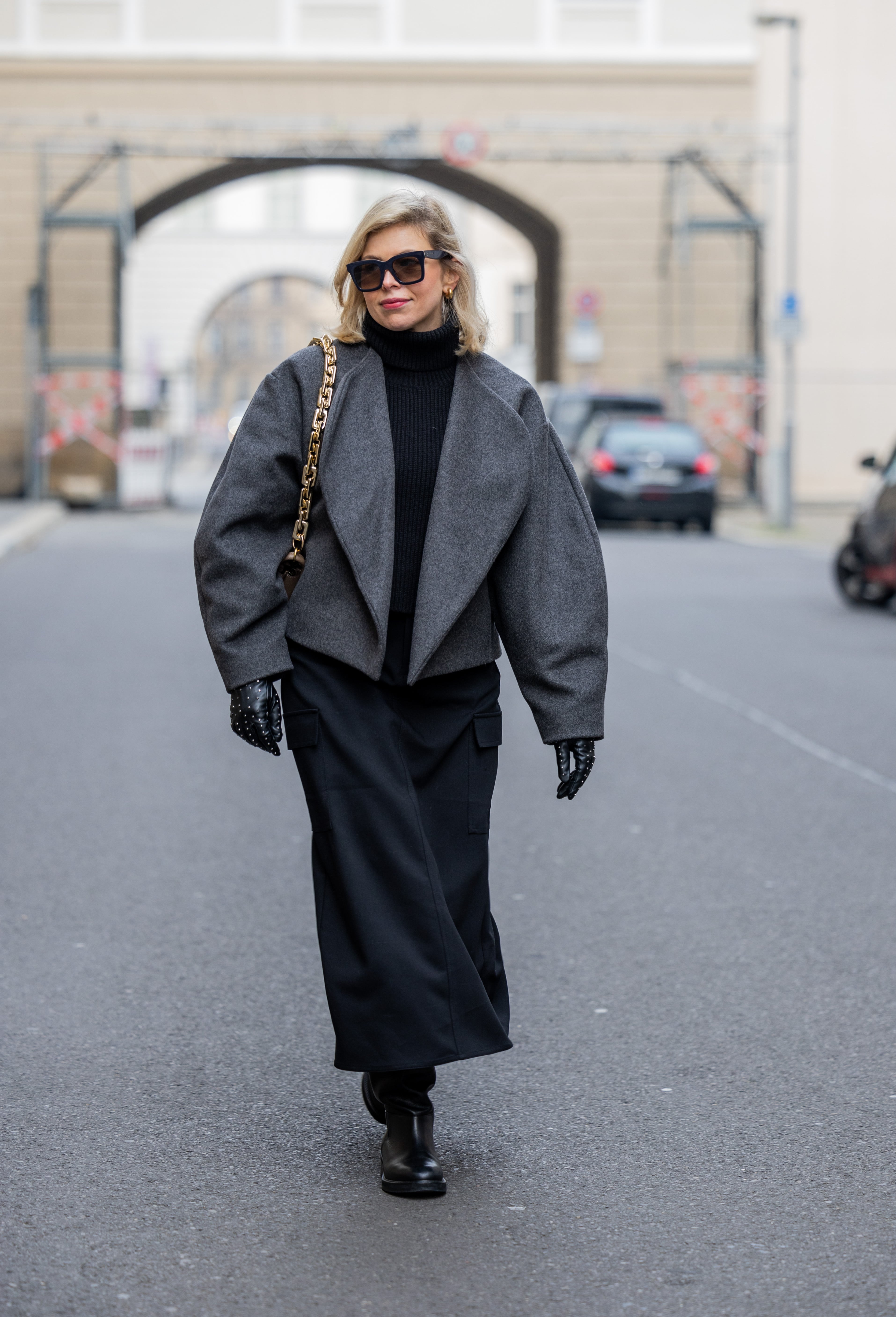 Winter Outfit Idea: Skirt with Thermal Tights