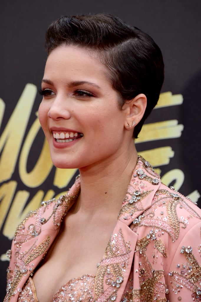 Halsey's Hair and Makeup at the 2016 MTV Movie Awards