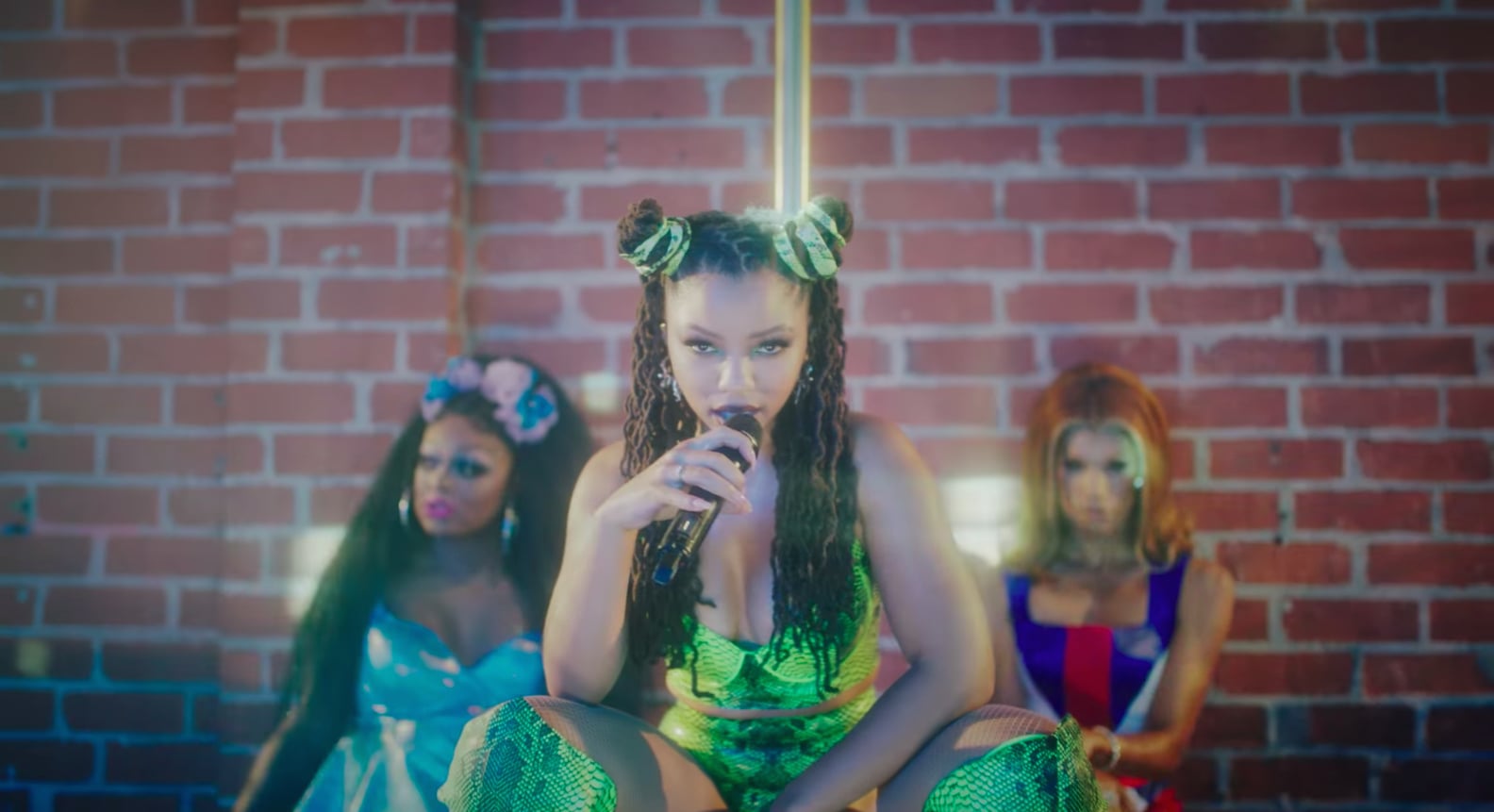See Chloe x Halle's Spice Girls Outfits at the GLAAD Awards | PS Fashion