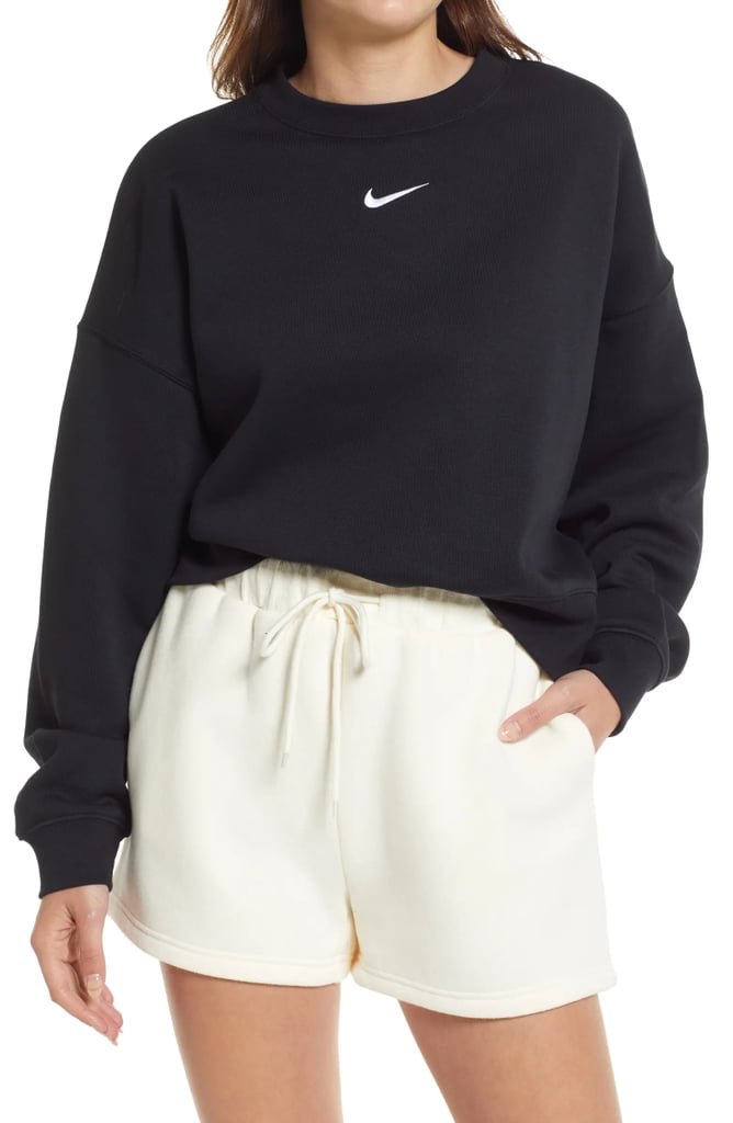 Something Sporty: Nike Sportswear Essential Oversize Sweatshirt