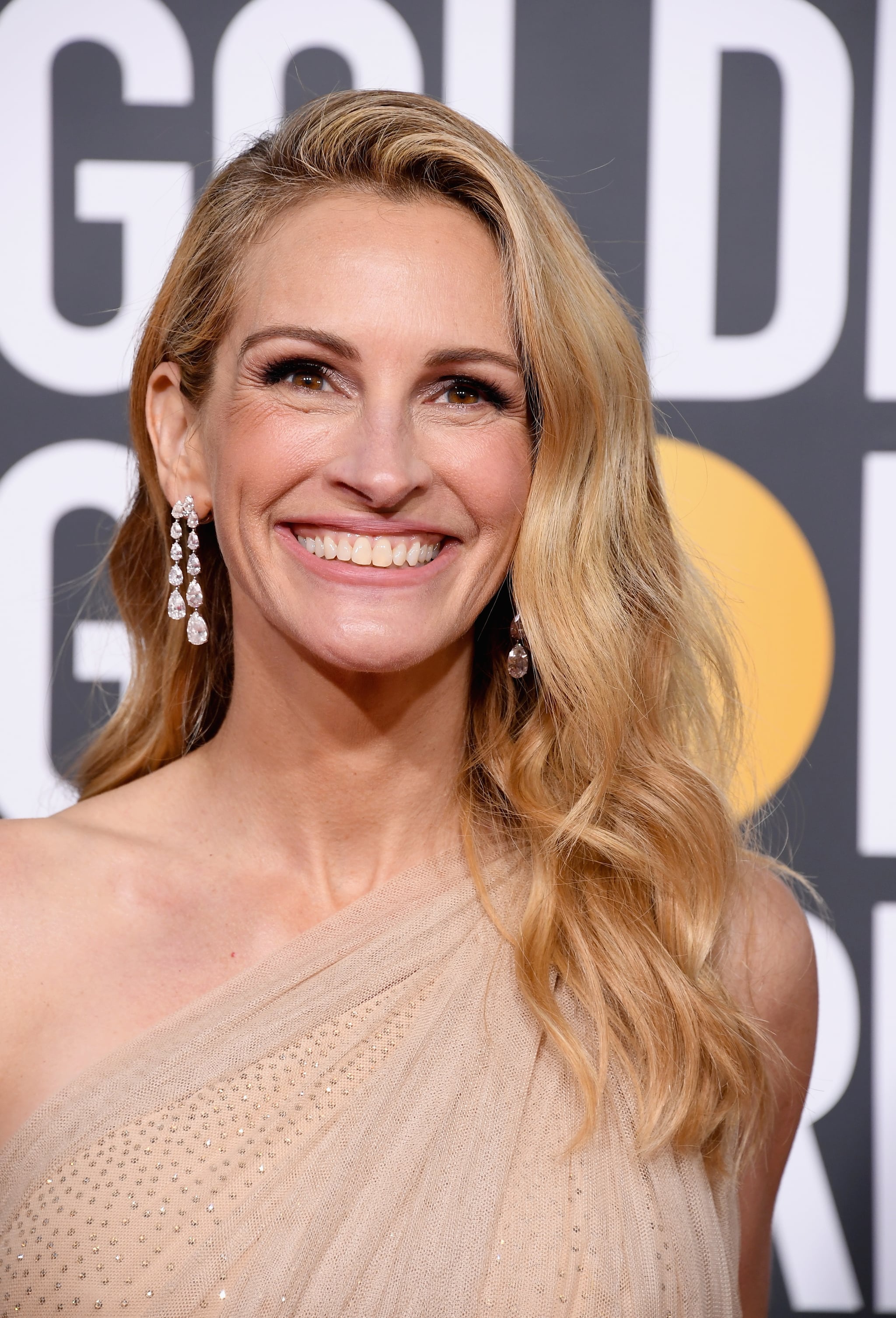 julia roberts golden globes 2019 outfit