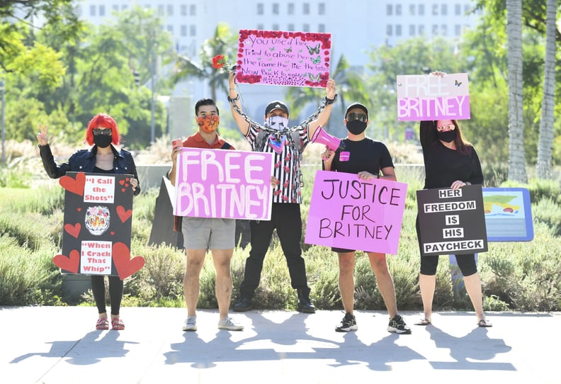 LOS ANGELES, CALIFORNIA - OCTOBER 14: Protesters at the #FreeBritney protest outside of the courthouse on October 14, 2020 in Los Angeles, California. (Photo by Rodin Eckenroth/Getty Images)