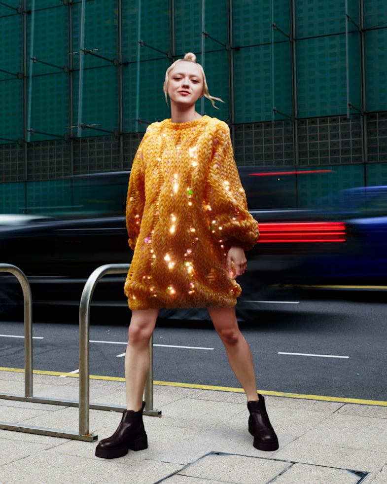 H&M and Maisie Williams Launch Virtual Fashion Collection
