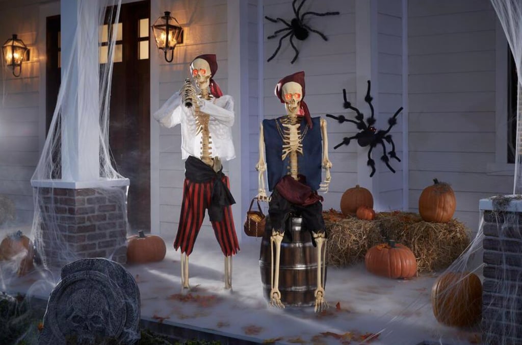 Animated LED Pirate Skeletons Home Depot Halloween Decor 2020